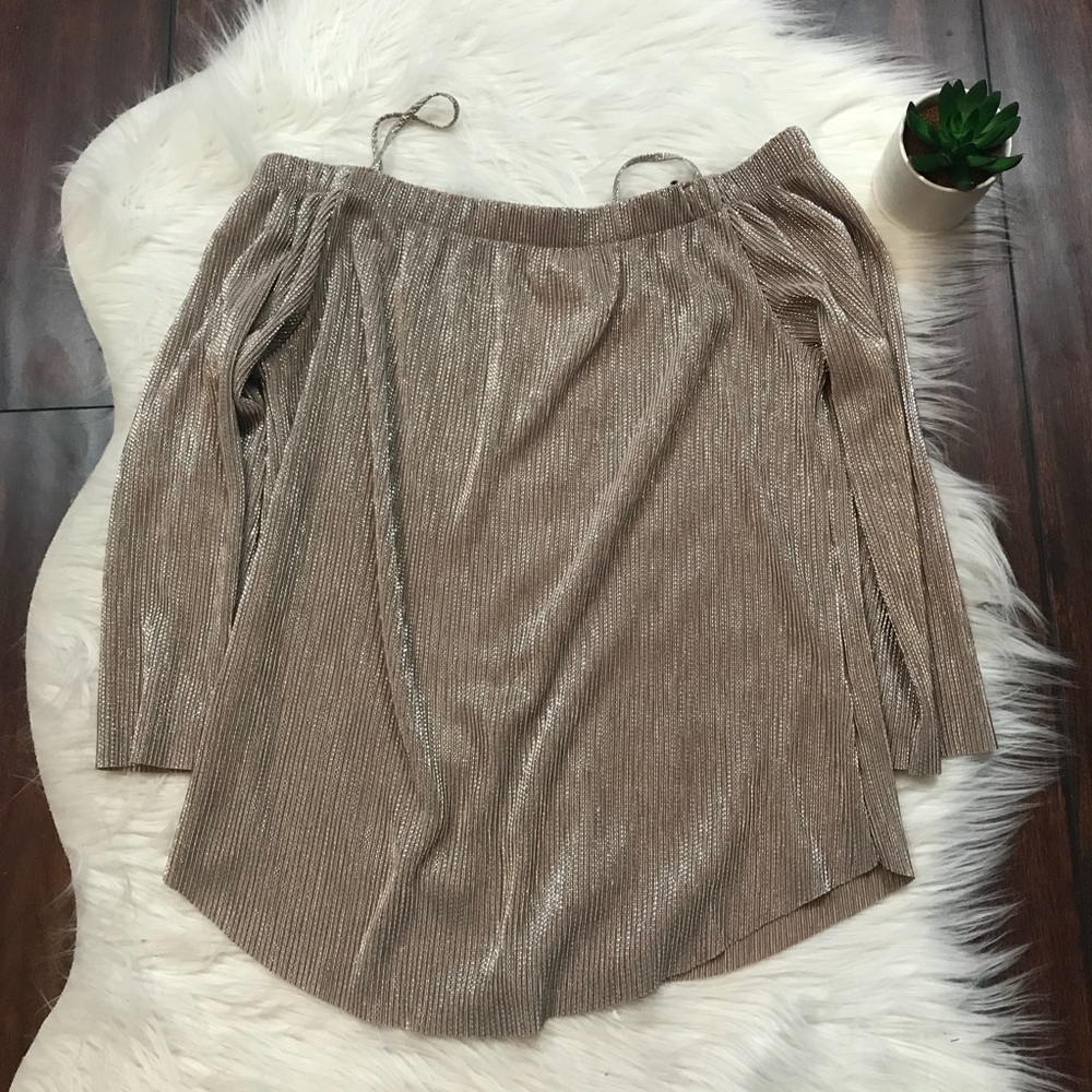 Color Swatch Cold Shoulder